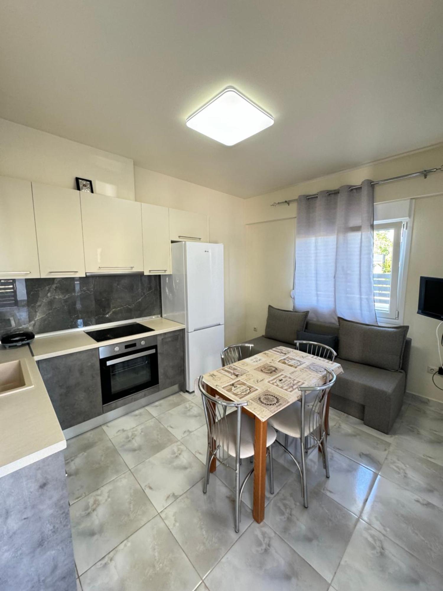Adoniss Apartmentss Dioniszíu-part Kültér fotó