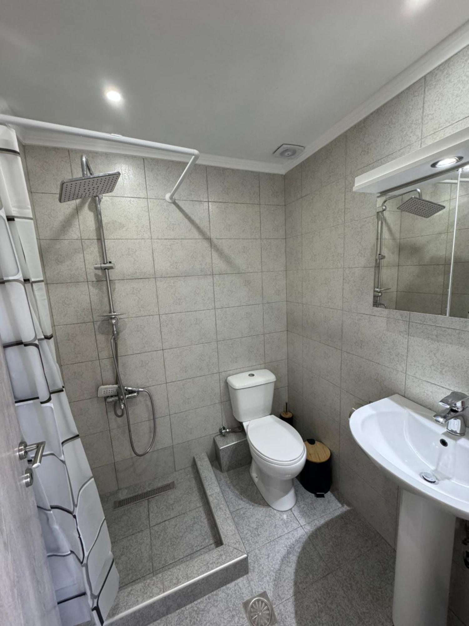 Adoniss Apartmentss Dioniszíu-part Kültér fotó
