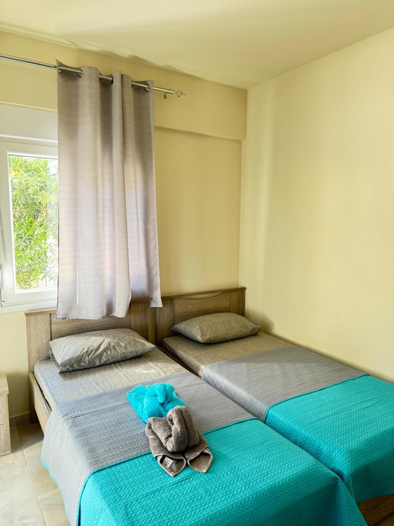Adoniss Apartmentss Dioniszíu-part Kültér fotó